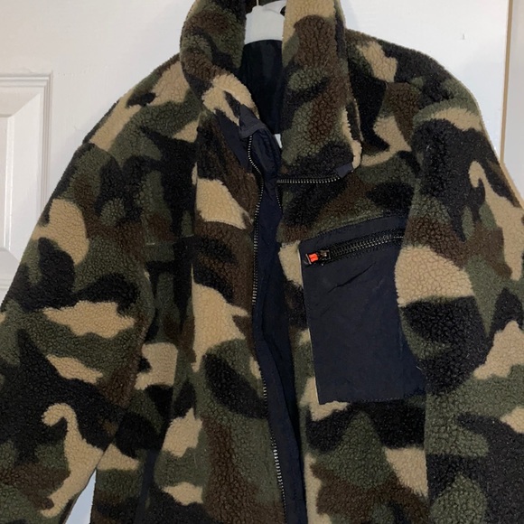 Cameo fleece jacket - Picture 2 of 3